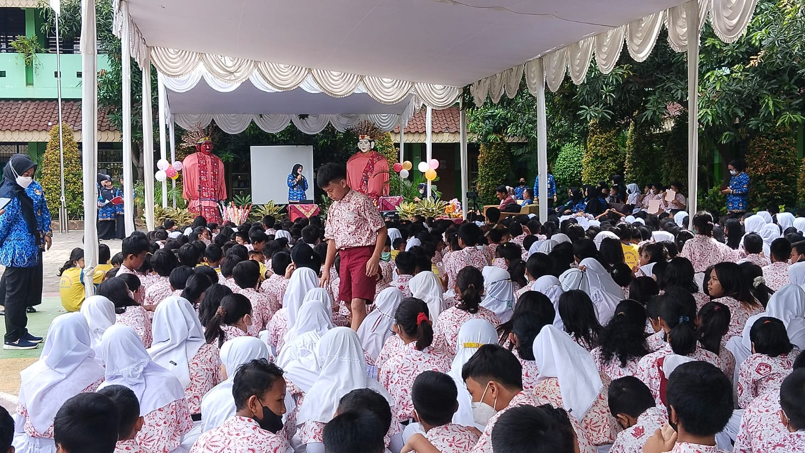 KETUPAT BETAWI : Ketemu Pemustaka Bareng Team Wisata Literasi Di SDN Bendungan Hilir 01